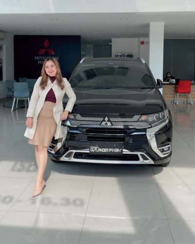 Sales mitsubishi Depok